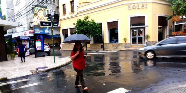Jornada calurosa con lluvias y tormentas ocasionales