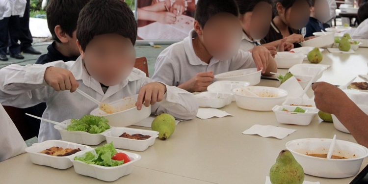 Ministro Educación enfatizó necesidad de asegurar que los alimentos cumplan con los requisitos nutricionales necesarios Ministro Educación enfatizó necesidad de asegurar que los alimentos cumplan con los requisitos nutricionales necesarios