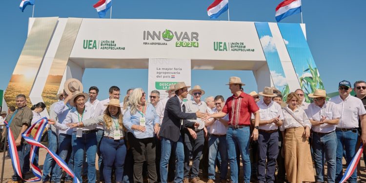 El presidente Santiago Peña habilitó oficialmente la Feria Innovar 2024 El presidente Santiago Peña habilitó oficialmente la Feria Innovar 2024