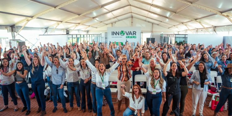 Mujeres en el Agro: Testimonios de superación y disciplina en Innovar 2024