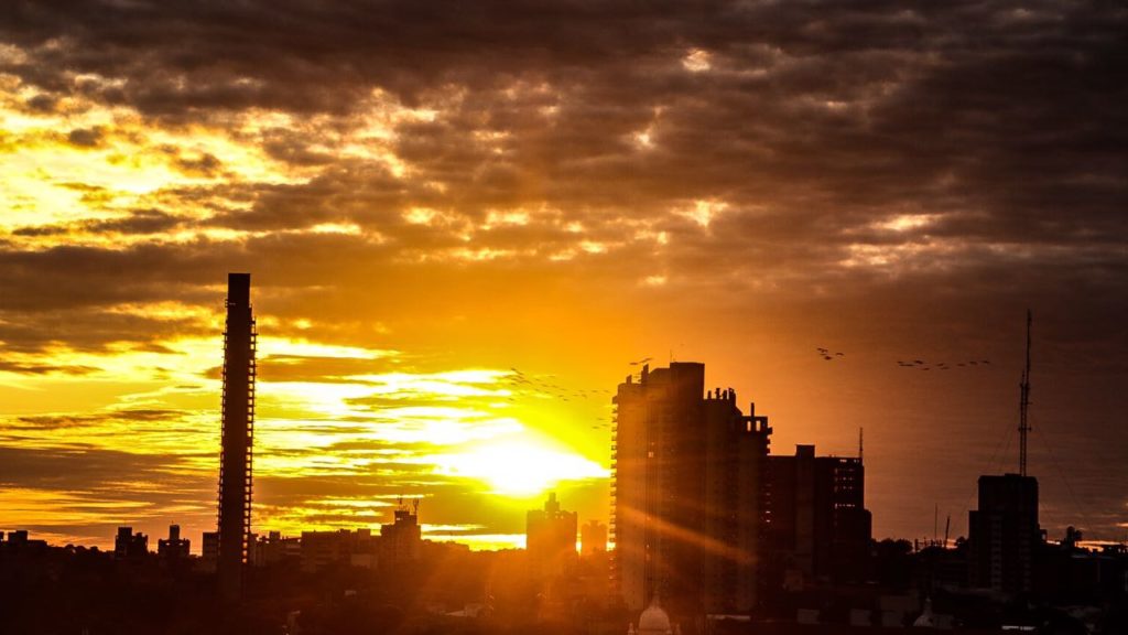 Leve descenso de la temperatura y pronóstico de lluvia para este jueves Leve descenso de la temperatura y pronóstico de lluvia para este jueves