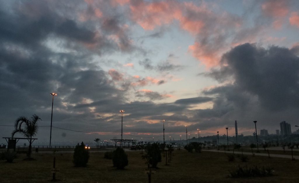 Pronóstico del tiempo: Ambiente cálido y posibles chaparrones Pronóstico del tiempo: Ambiente cálido y posibles chaparrones