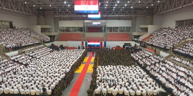 Hoy más de 500 linces juraron proteger y servir a la Nación Hoy más de 500 linces juraron proteger y servir a la Nación