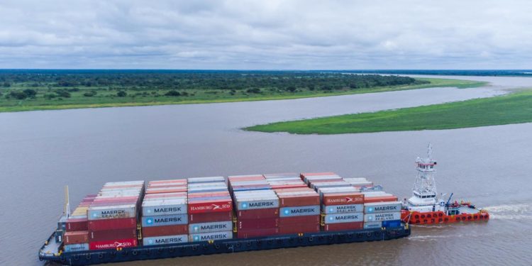 Naviera nacional con la inversión más grande del país en el rubro, incorpora a su flota un remolcador y barcaza.