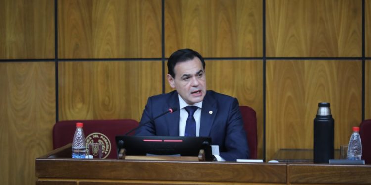 Paraguay reestructura su diplomacia: Cierre de embajadas en cinco países.