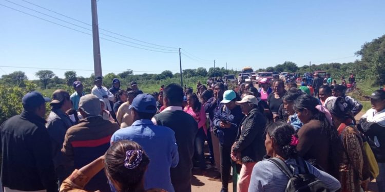 Comunidad Santa Elisa de Presidente Hayes exige asistencia en materia de salud, educación y tierras