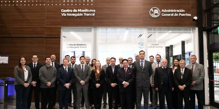 Hidrovía: mejoras para la navegabilidad pero a cambio pago de una tasa