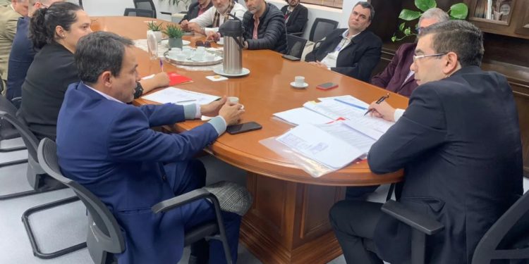 Paro de buses suspendido por 22 días