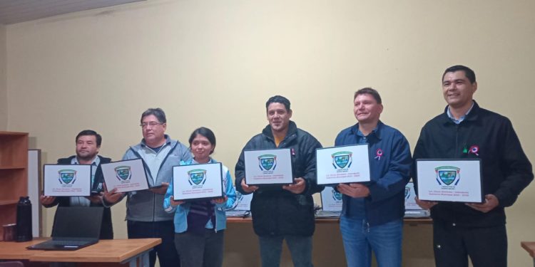 Entregaron notebooks para curso de informática en Colegio 25 Leguas de Tte. Irala Fernández