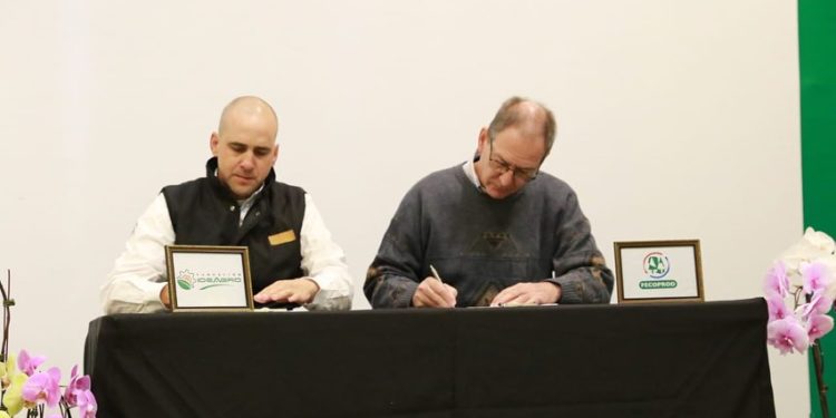 FECOPROD y Fundación Ideagro establecen convenio para impulsar desarrollo sostenible en el Chaco FECOPROD y Fundación Ideagro establecen convenio para impulsar desarrollo sostenible en el Chaco