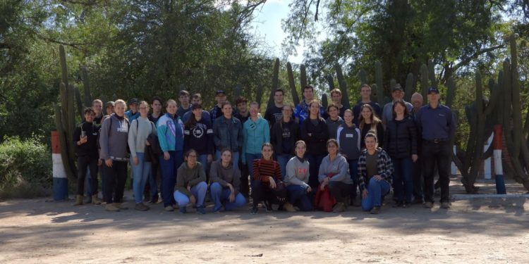 Alumnos del Colegio Filadelfia pusieron en valor la historia de la Guerra del Chaco con servicio en el Fortín Toledo