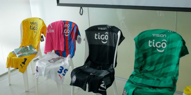 Todo de negro: Olimpia utilizará su indumentaria alternativa para el superclásico Todo de negro: Olimpia utilizará su indumentaria alternativa para el superclásico