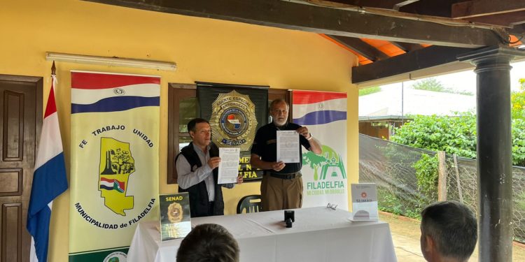 SENAD y Municipalidad de Filadelfia Firman Convenio para la Lucha contra las Drogas SENAD y Municipalidad de Filadelfia Firman Convenio para la Lucha contra las Drogas