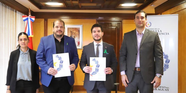 Ministerio de la Niñez y Fundación Funda Joven firman convenio de cooperación interinstitucional
