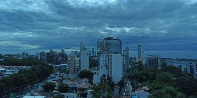 Jueves con pronóstico de clima cálida a fresco y probabilidad de tormentas eléctricas Jueves con pronóstico de clima cálida a fresco y probabilidad de tormentas eléctricas