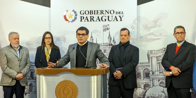 Alternativas en debate: Gobierno e IPS afirman que trabajarán por la estabilidad financiera de la estatal