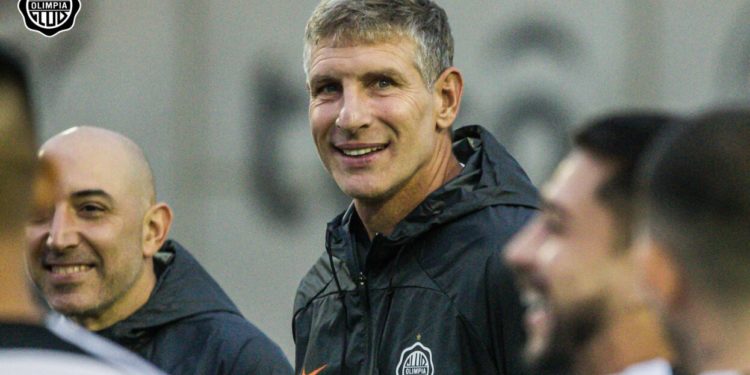 Martín Palermo ajusta piezas para el clásico ante Cerro Porteño