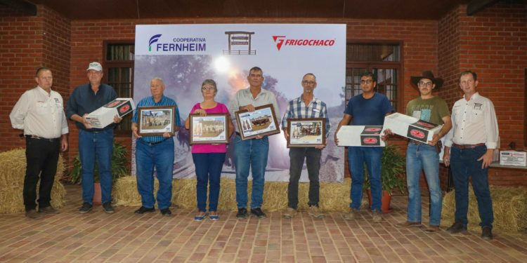 Fernheim demuestra nivel de estándar de la producción ganadera mediante concurso de novillo Fernheim demuestra nivel de estándar de la producción ganadera mediante concurso de novillo
