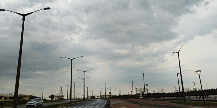 Anuncian día fresco con lluvias dispersas Anuncian día fresco con lluvias dispersas