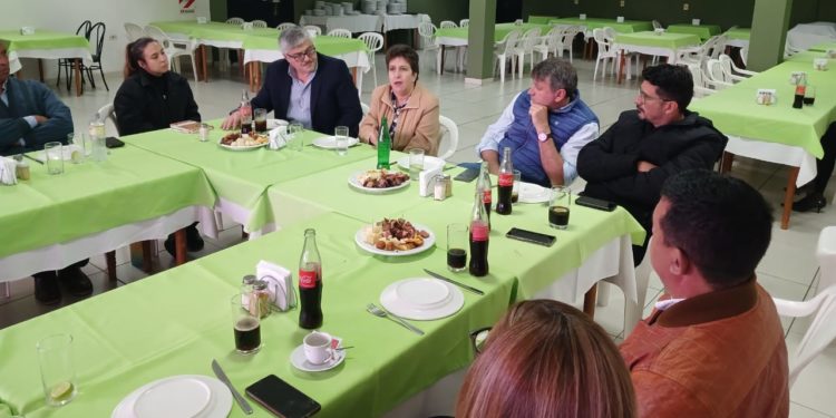 Gobernador de Cordillera, autoridades y grupos de Padres avanzan en la socialización del Programa de Educación en la Afectividad y Sexualidad en Escuelas Gobernador de Cordillera, autoridades y grupos de Padres avanzan en la socialización del Programa de Educación en la Afectividad y Sexualidad en Escuelas