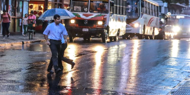 Martes cálido y con lluvias dispersas