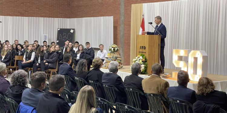 50 años formando docentes bilingües: IFD Filadelfia 50 años formando docentes bilingües: IFD Filadelfia