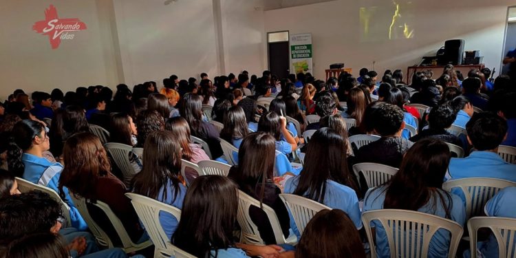 ¡Gran éxito del programa de prevención del suicidio en Santaní! Salvando Vidas transforma vidas de jóvenes