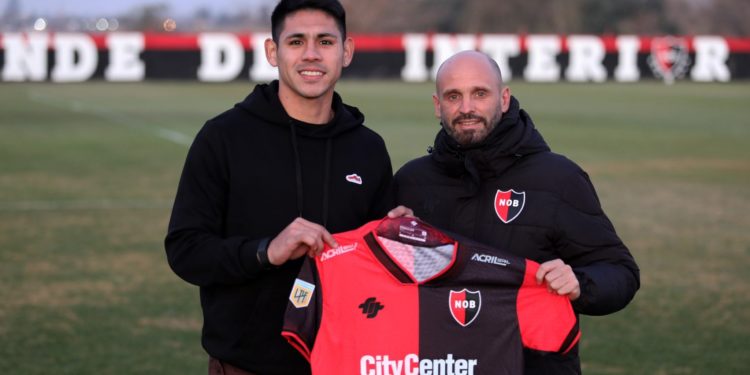 Saúl Salcedo es presentado en Newell’s Old Boys con original video de bienvenida Saúl Salcedo es presentado en Newell’s Old Boys con original video de bienvenida