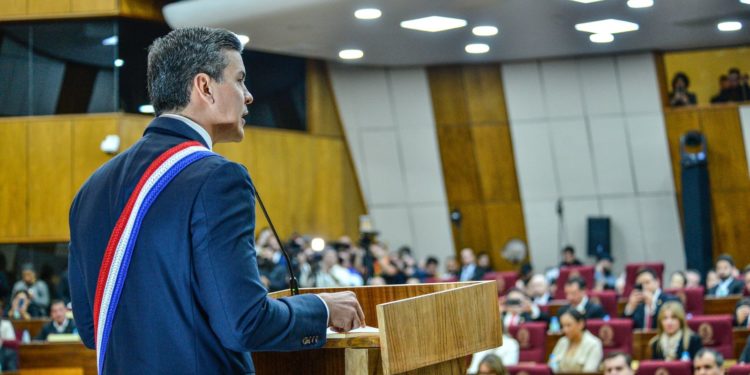 Presidente: “Quiero un Paraguay que sea ejemplo para otros países, sin arrodillarse a potencias extranjeras