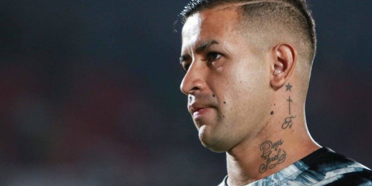 Derlis González listo para liderar el ataque de Olimpia en el debut del Torneo Clausura