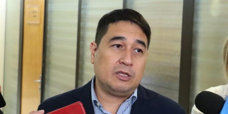 Senador Eduardo Nakayama: «Es el mayor desvío de fondos en la historia del Paraguay» Senador Eduardo Nakayama: «Es el mayor desvío de fondos en la historia del Paraguay»