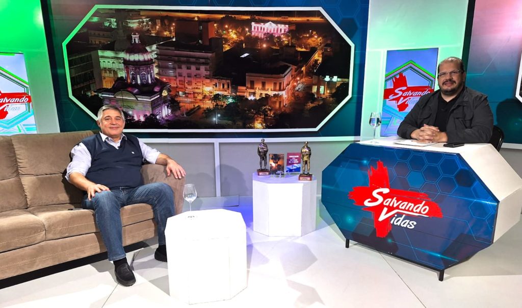 Ministro Educación, Luis Ramírez, discutirá temas claves en “Salvando Vidas” este domingo