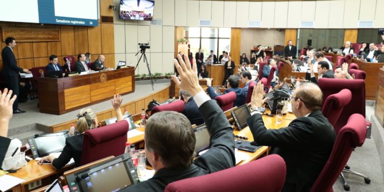 Senado aprueba proyecto de ley para universalizar la pensión alimentaria a adultos mayores