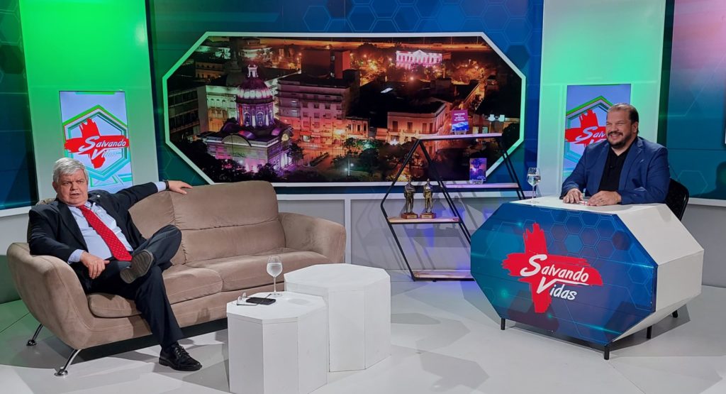 El Ministro del Interior, Enrique Riera será el invitado en el programa Salvando Vidas El Ministro del Interior, Enrique Riera será el invitado en el programa Salvando Vidas