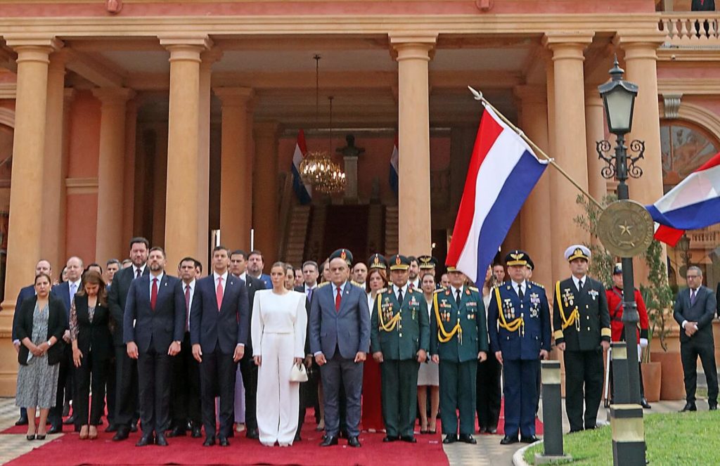 Primer año de gobierno de Santiago Peña: Avances y desafíos Primer año de gobierno de Santiago Peña: Avances y desafíos
