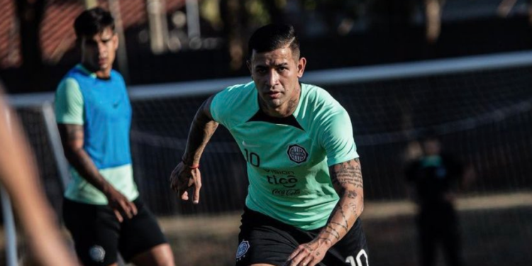 Tras una larga ausencia Derlis González retorna para el juego ante Sportivo Ameliano