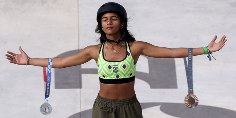 Rayssa Leal proclama en lenguaje de señas «Jesús es el camino, la verdad y la vida» tras ganar medalla en París 2024