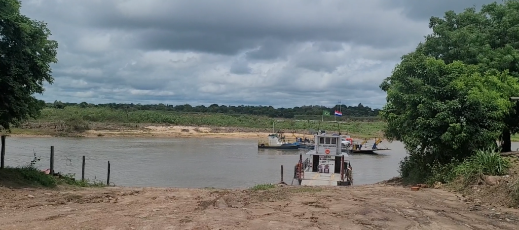 En Carmelo Peralta, la población consume agua cruda del río