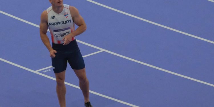 César Almirón avanza al repechaje en su debut olímpico