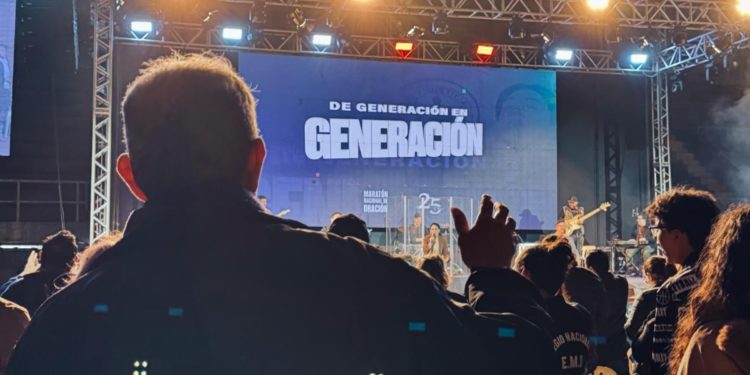 Exitoso cierre de la 25ª Maratón Nacional de Oración bajo el lema “De Generación en Generación” Exitoso cierre de la 25ª Maratón Nacional de Oración bajo el lema “De Generación en Generación”