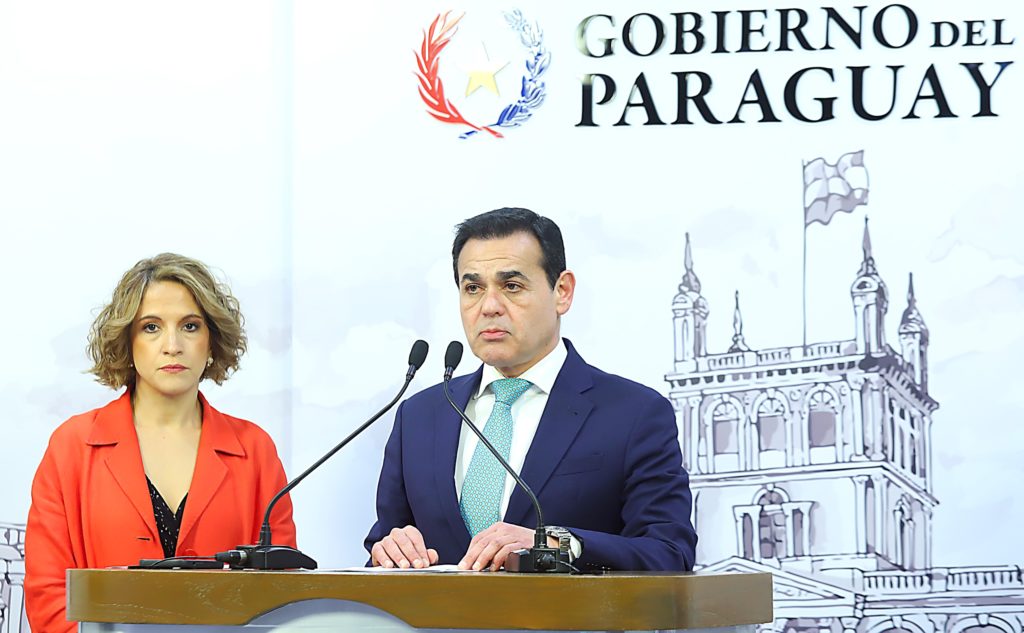 Paraguay exige a EEUU la salida del embajador Marc Ostfield