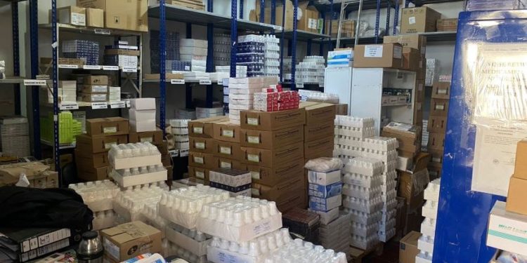 Importante carga de insumos y medicamentos llega a Boquerón para garantizar atención médica