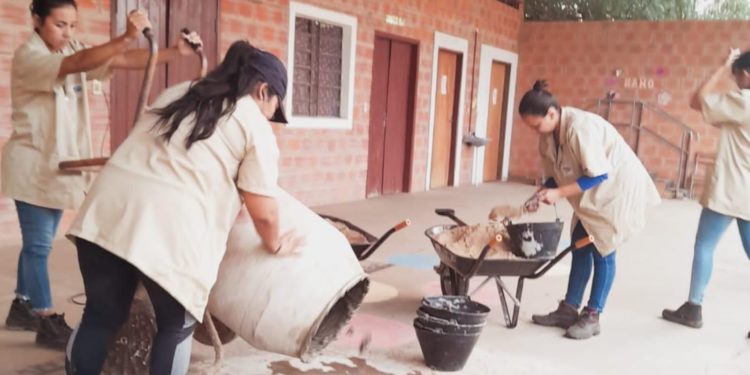 Cada vez más, la mujer es jefa de hogar en Paraguay
