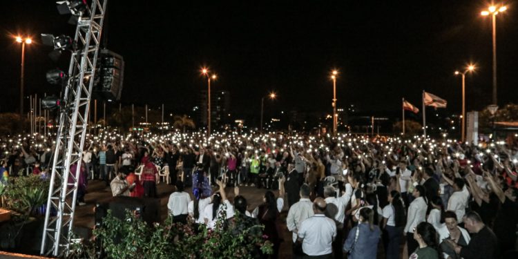 Cientos de personas se congregaron en Encarnación en la campaña «Itapúa Jesús te ama»