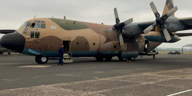 Avión hidrante uruguayo ya combate incendios forestales en el Chaco Avión hidrante uruguayo ya combate incendios forestales en el Chaco