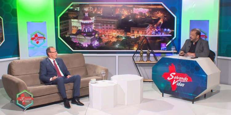 Ministro de Defensa, Gral. Óscar González: “Las Fuerzas Armadas deben involucrarse más en las crisis internas”