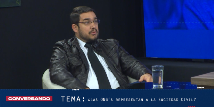 Héctor Acuña Troche brindó análisis crítico sobre el rol de las ONG en la sociedad civil Héctor Acuña Troche brindó análisis crítico sobre el rol de las ONG en la sociedad civil