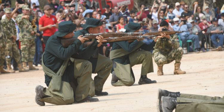 Emocionante Alegoría a la Batalla de Boquerón hoy en el Fortín. Emocionante Alegoría a la Batalla de Boquerón hoy en el Fortín.