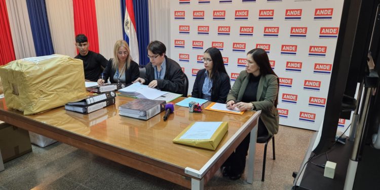 En la ANDE abrieron al fin las ofertas para la construcción de la línea de 220 kV al Chaco