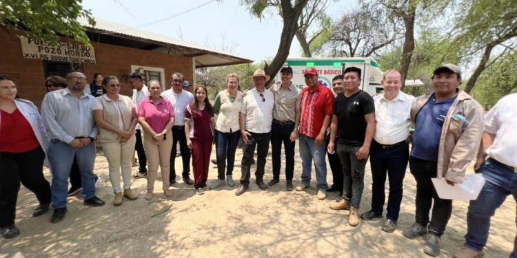 Entregaron equipamientos y ambulancia en Boquerón